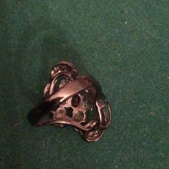 Breathtaking Garnet & Peridot Ring - Picture 7 of 9